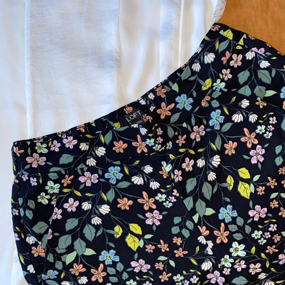 LOFT Floral Pull On Pants